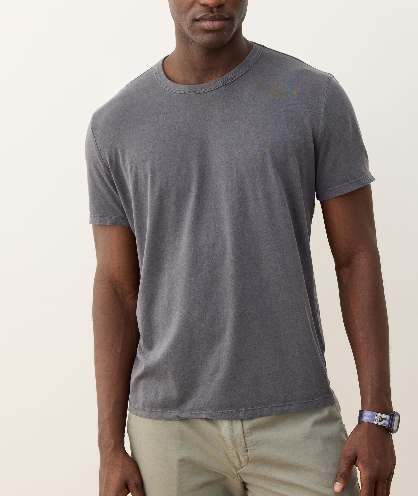 MARINE LAYER SIGNATURE CREW TEE ASPHALT