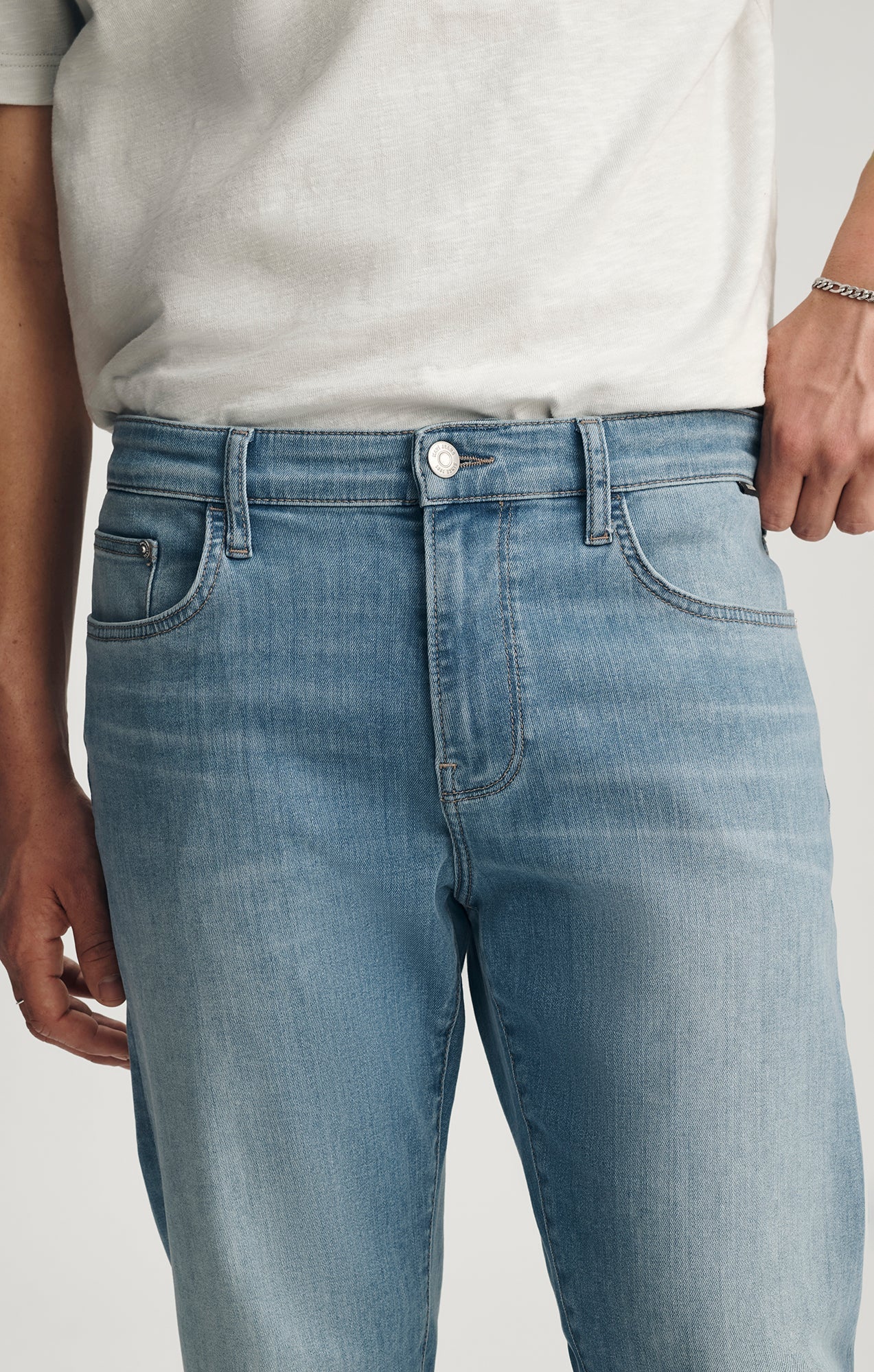 Zach Straight Leg Jeans Light Brushed Supermove